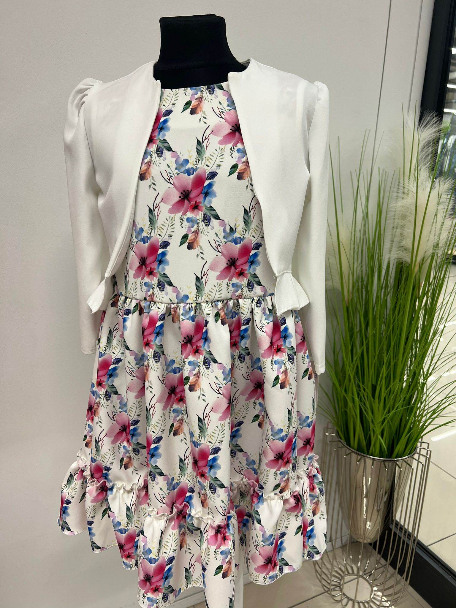 peokleit valge booleroga